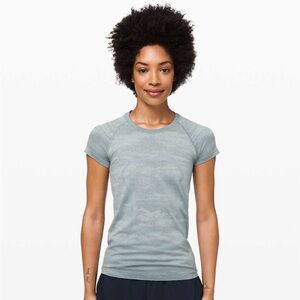 EUC Lululemon Swiftly Speed Short Sleeve in Aqua Smoke/White/Cadet Blue size 8